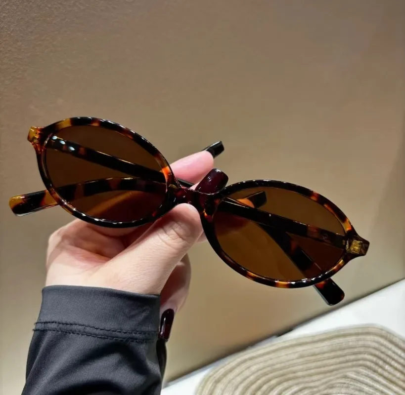 New Oval Shape Sunglasses Clas - Vintage Fashion Girl ulasan dan harga